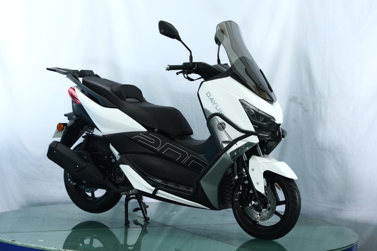 دي ماكس برو 200